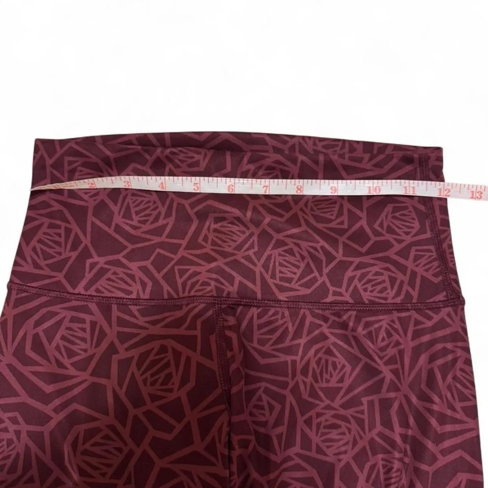 🌸 Lululemon Posey Rose Leggings - Size 4 🌸 24” inseam. Style WSAJ2S